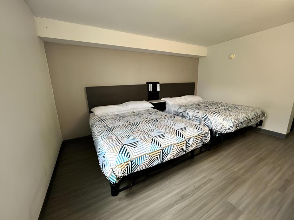 جناح بسريرين كوين مع أريكة، Motel6 Council Bluffs, IA - Omaha East 6/10
