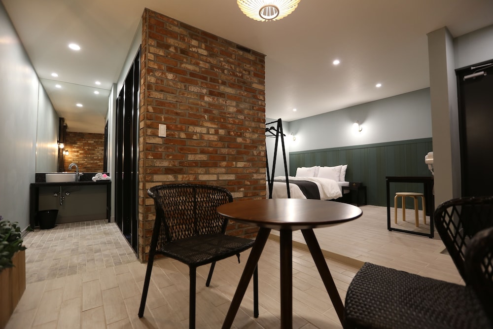 Hotel Leeds 14/17
