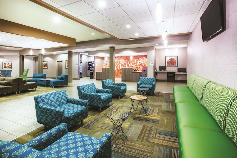 La Quinta Inn & Suites by Wyndham St. Paul-Woodbury 25/46