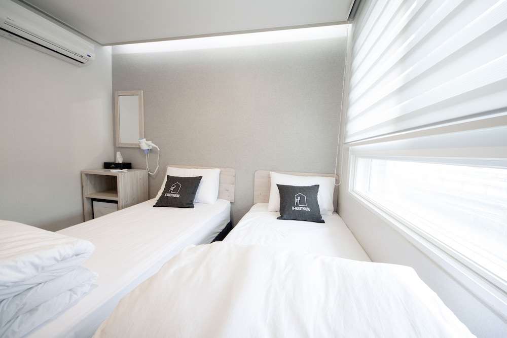 Standard, Twin Beds
