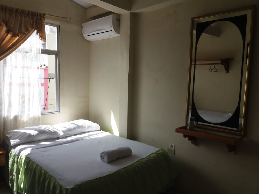Miconia Hostal 40/49