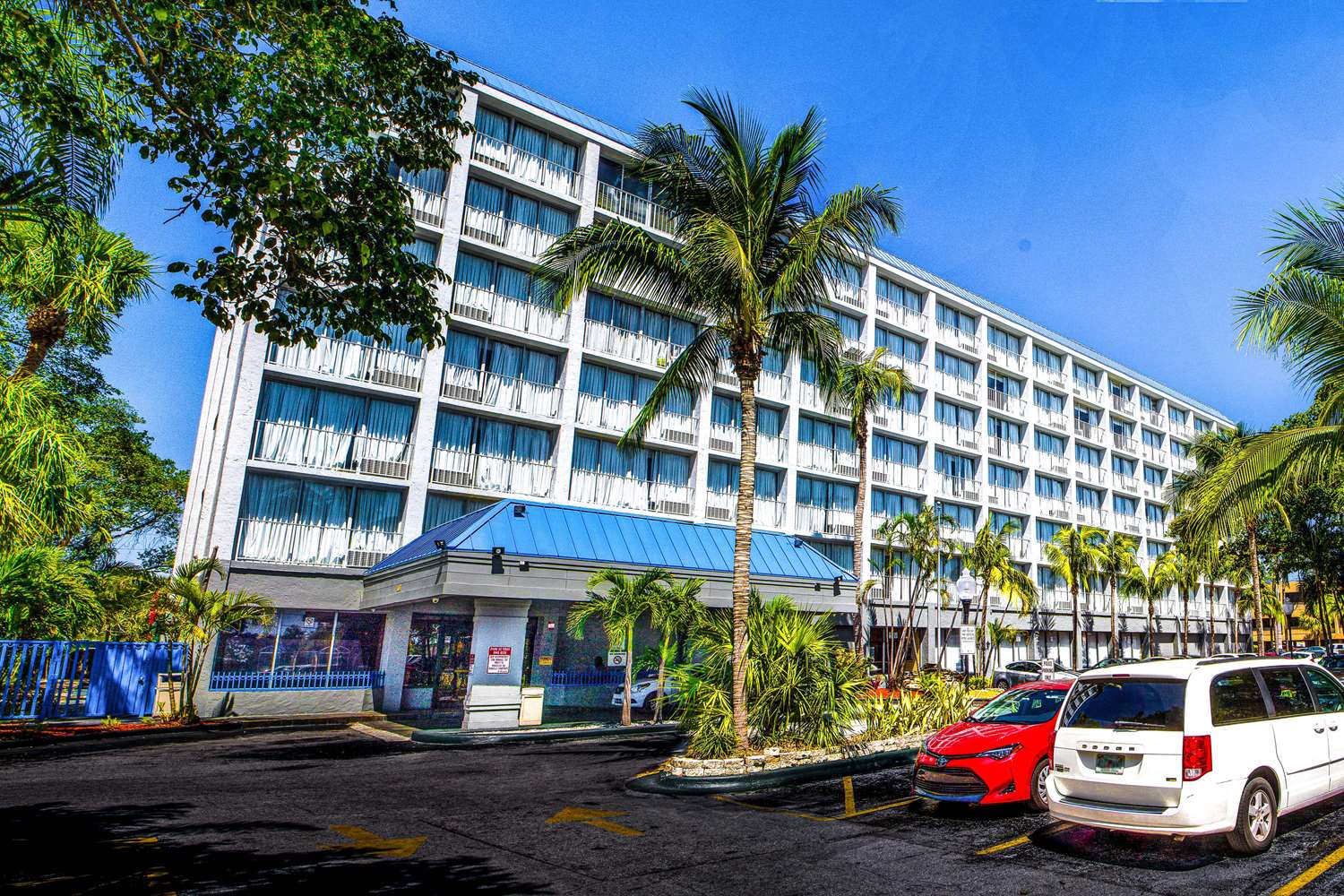 North Miami Beach Gardens Inn & Suites 41/42