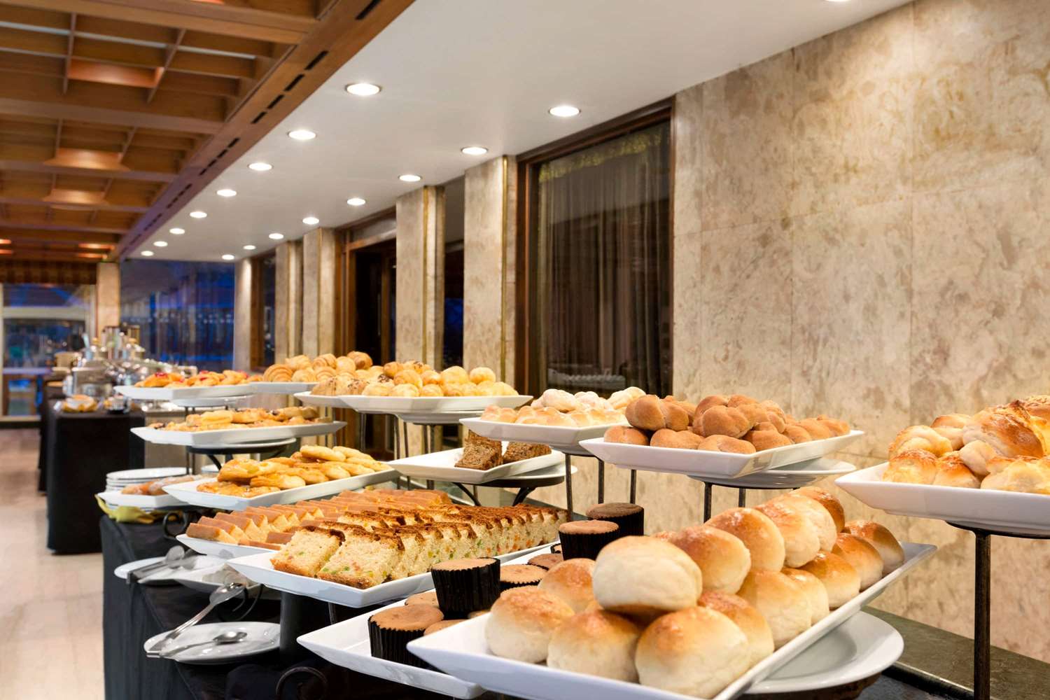 Ramada by Wyndham Colombo 38/46