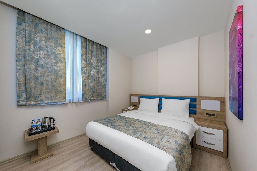 Anelli Hotel 12/40