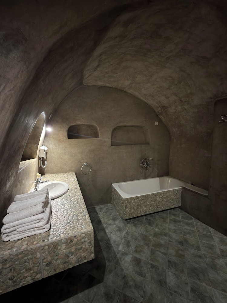 Nomikos Villas 24/46