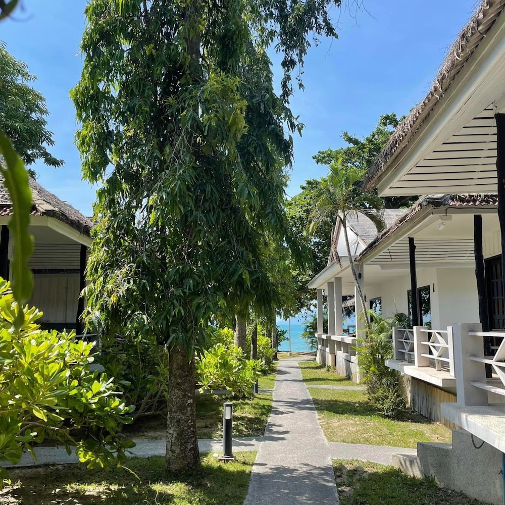 Adarin Beach Resort (ex New Lapaz Villa) 54/65