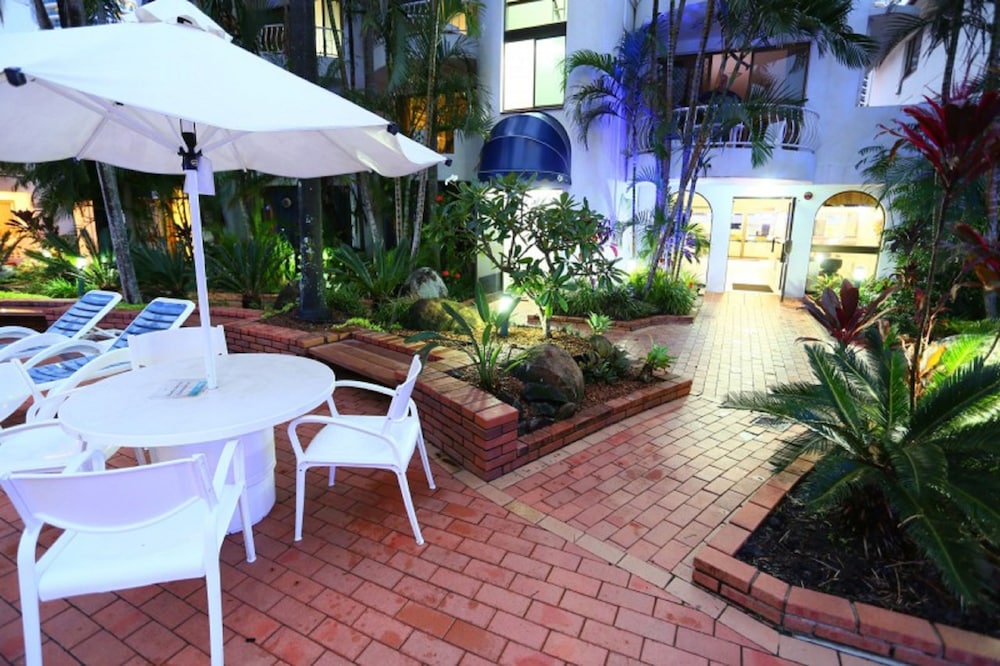 St Tropez Holiday Apartments 38/66