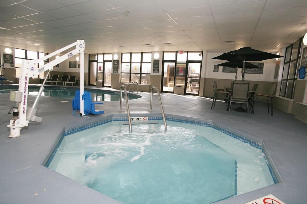 La Quinta Inn & Suites by Wyndham Des Moines West Clive 41/68