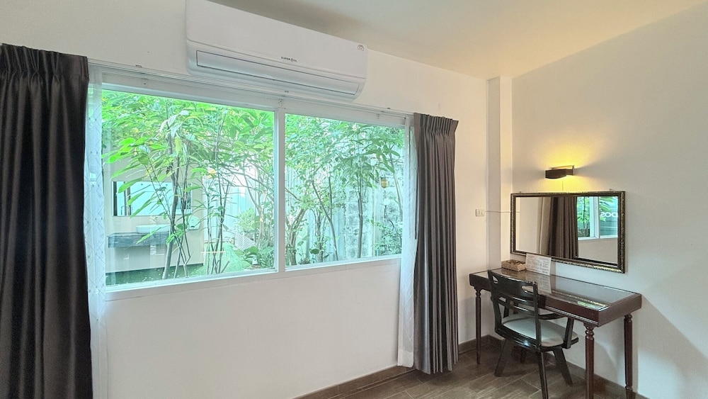 Issara House Bangkok 45/57