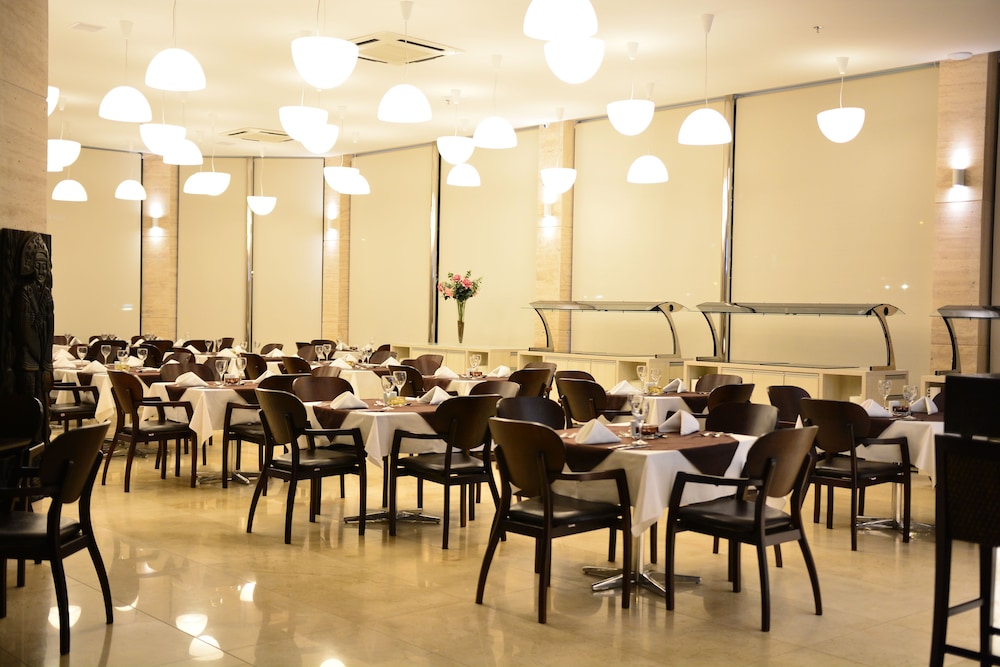 K Hotel 26/33