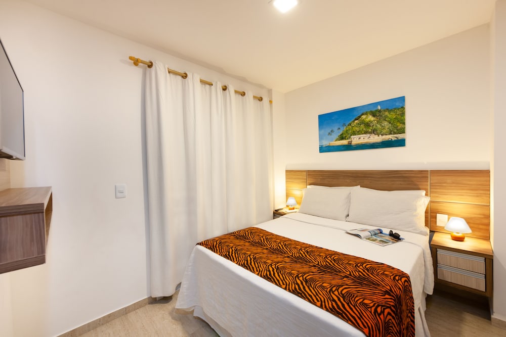 ROOM, QUADRUPLE