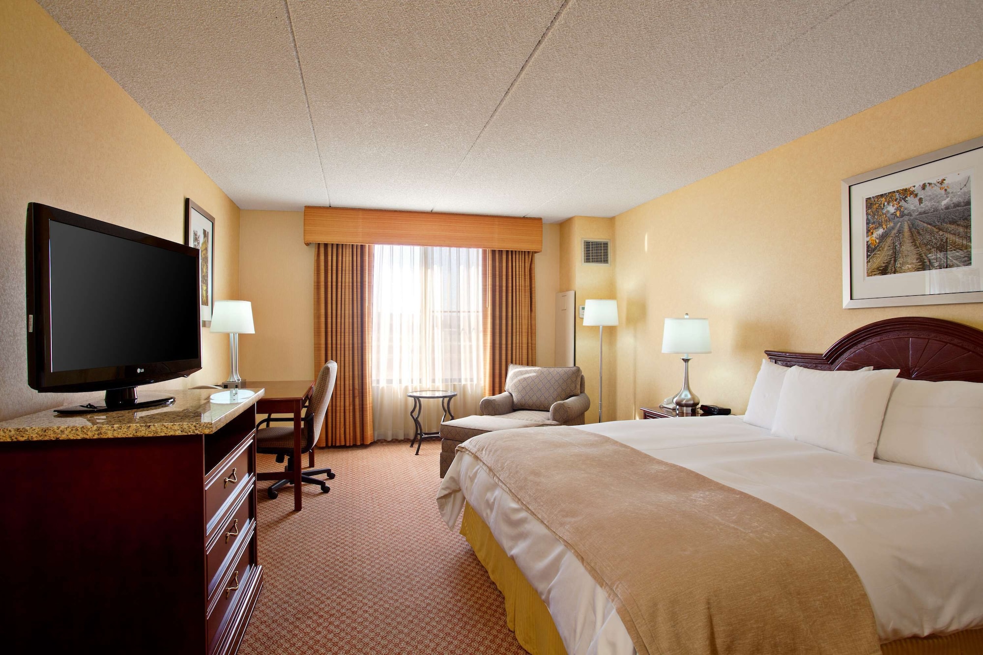 Room, King Bed, High Floor