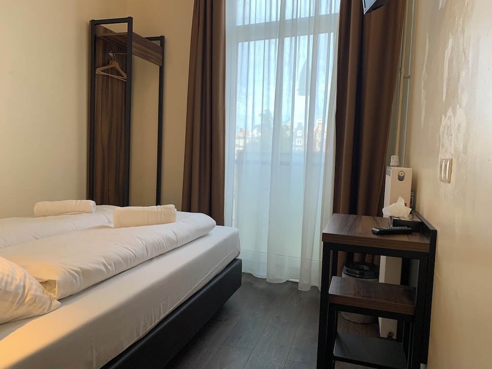 Orange Tulip Hotel 29/43
