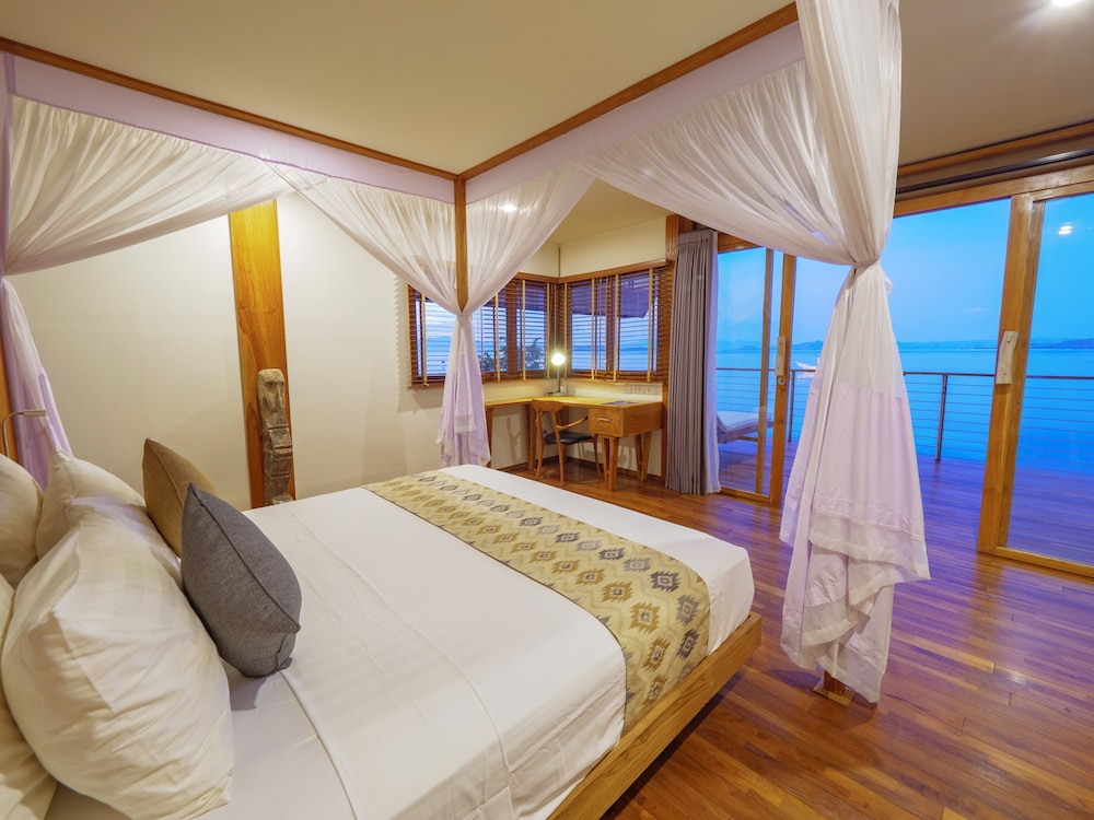 Komodo Resort 10/36