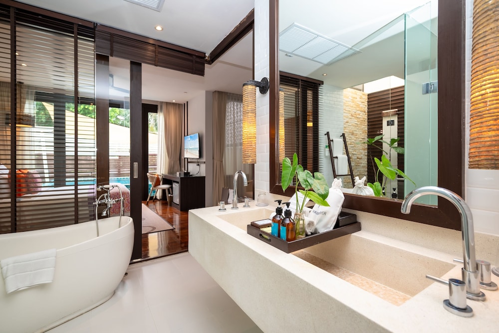 The Rock Hua Hin Beach Resort 65/67