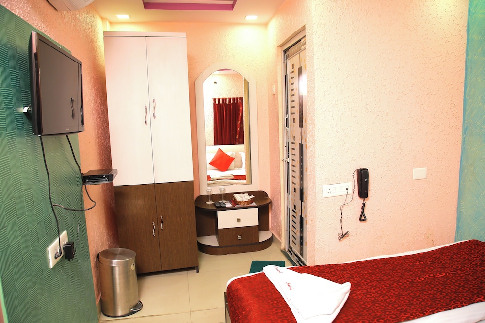 Babul Hotel 50/50