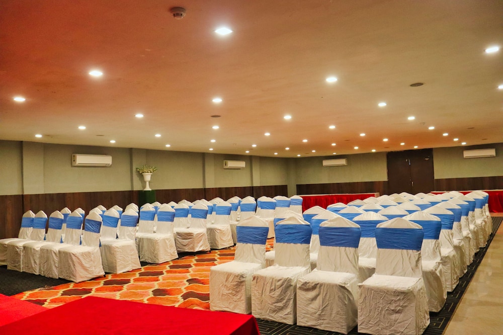 Hotel Clarks Collection Bhavnagar 44/50
