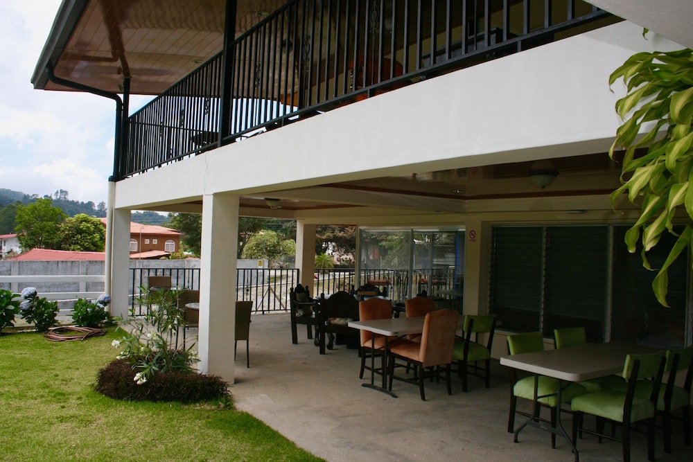 Central Boquete Hotel 35/50