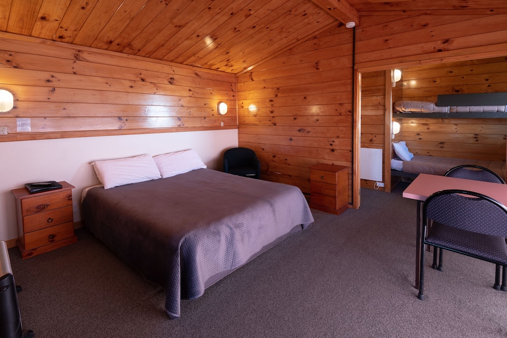 Skotel Alpine Resort 20/72