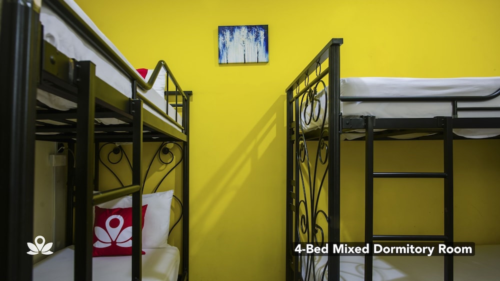 The Explorers Guesthouse and Hostel 36/60