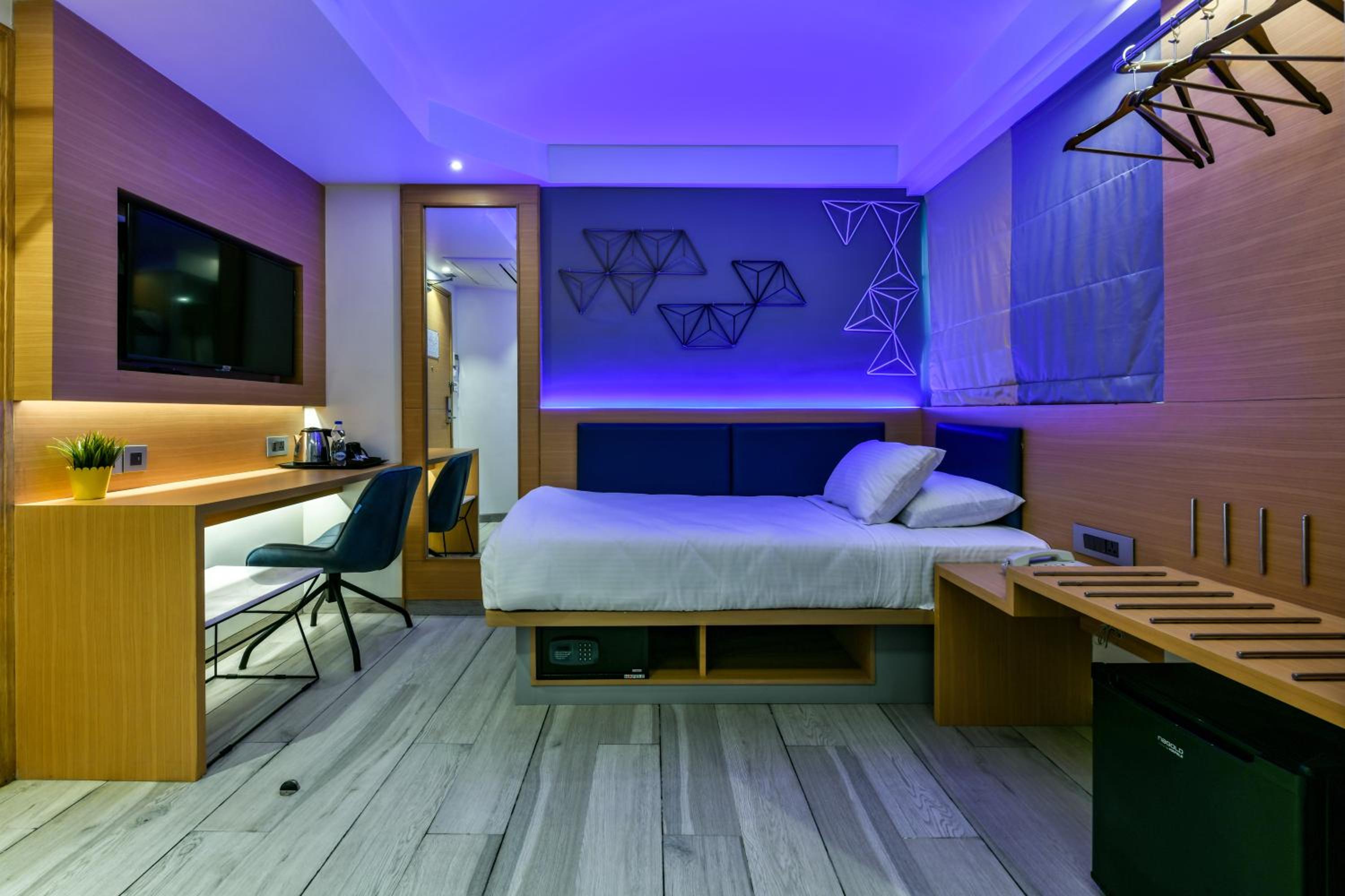 Female Dorm, Female Only