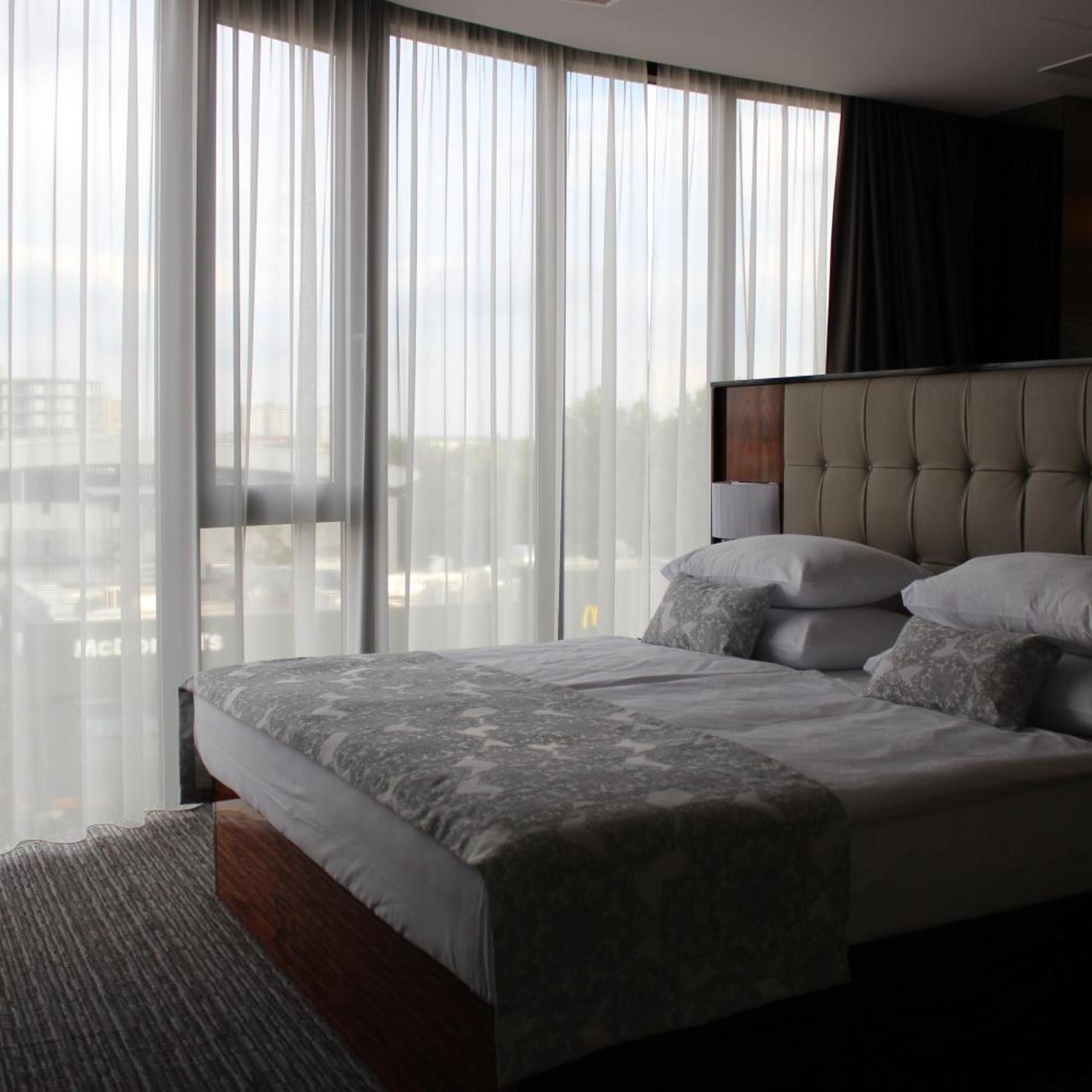 DELUXE, SUITE, TERRACE