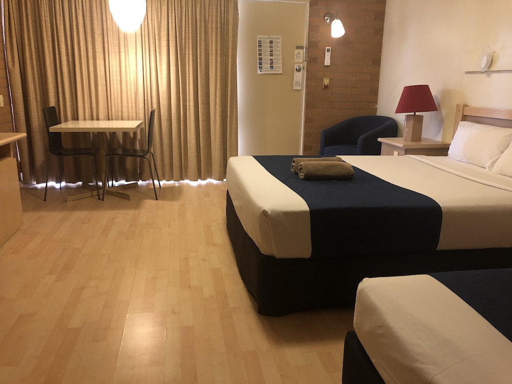 Country Comfort Cowra 15/44