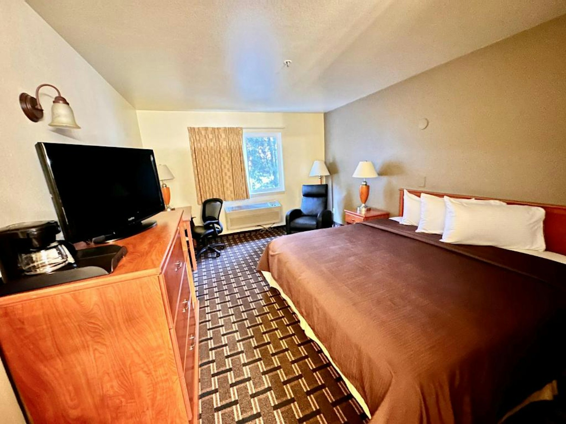 FAIRBRIDGE INN & SUITES KELLOGG 21/48