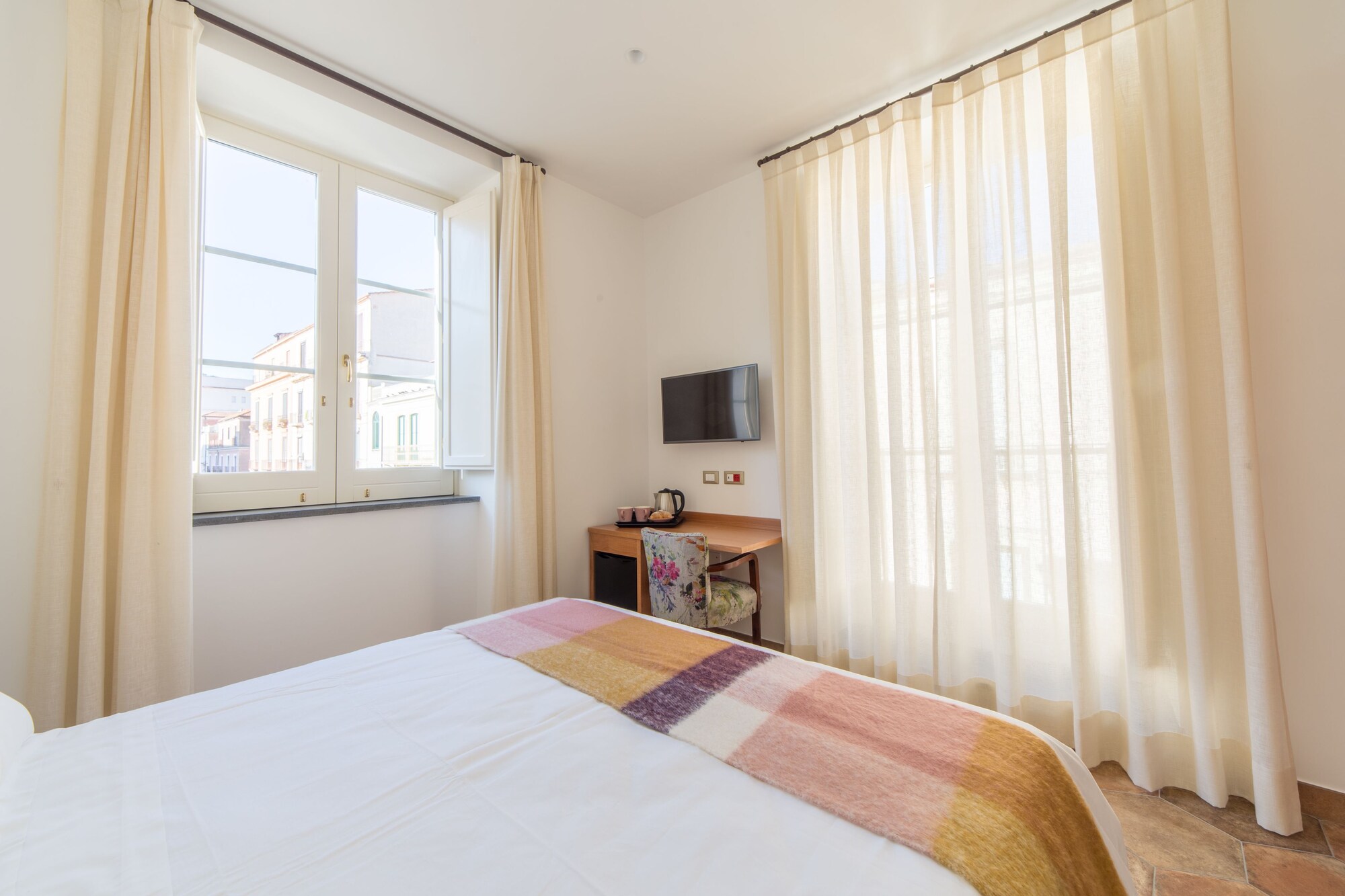 SUPERIOR, DOUBLE BED