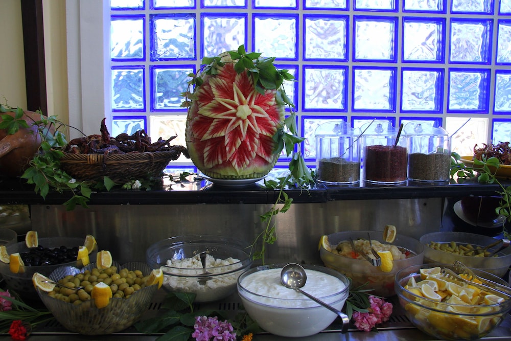 AEGEAN PARK HOTEL 32/40