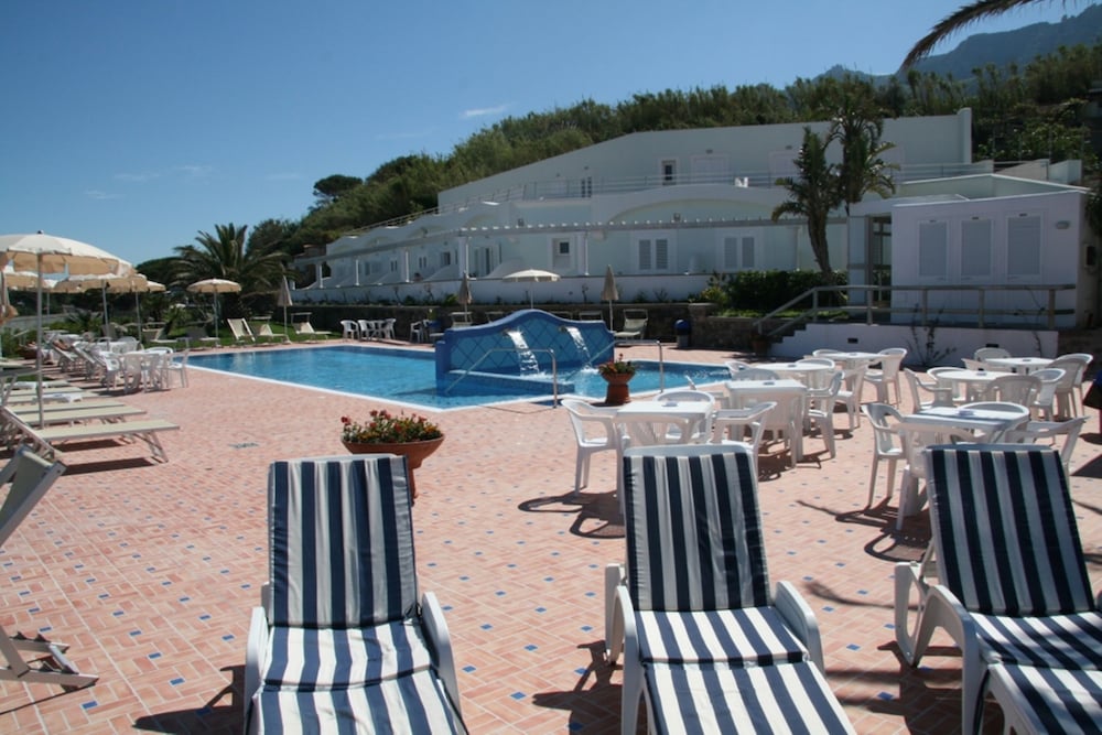 Albatros Hotel 38/50