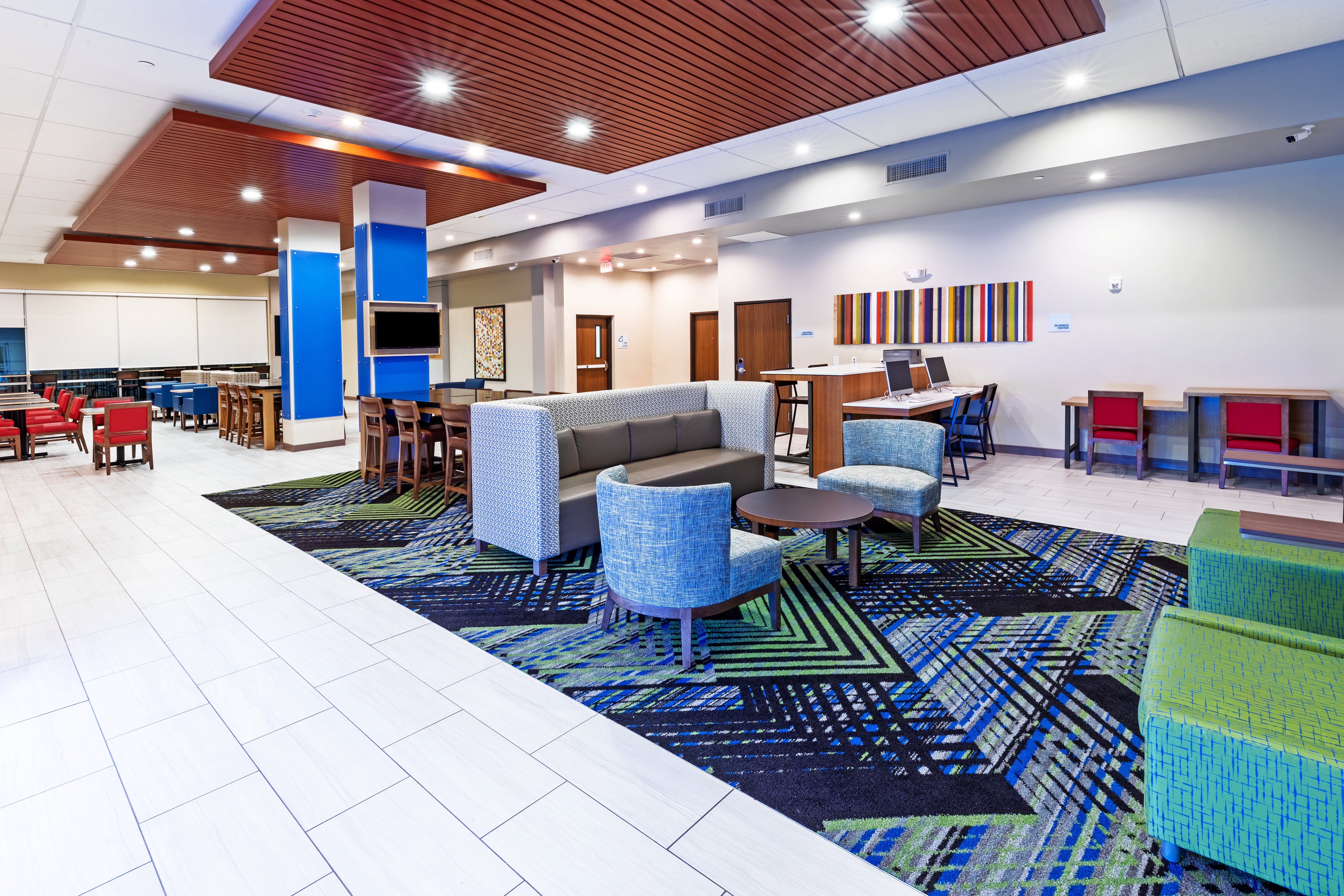Holiday Inn Express & Suites Houston - N Downtown 34/48