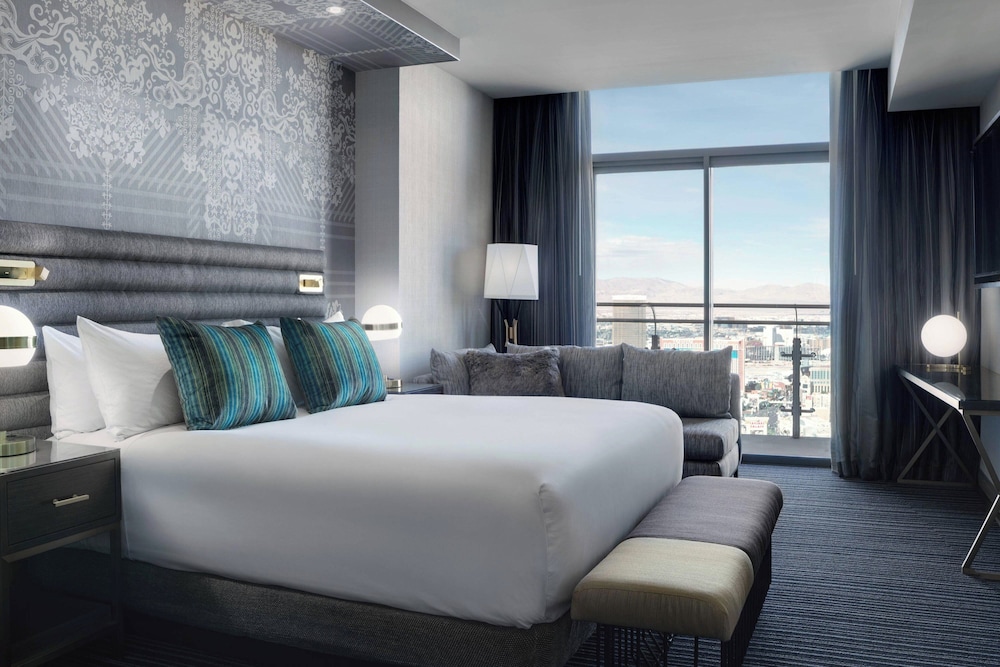 Suite, Fountain View, Terrace