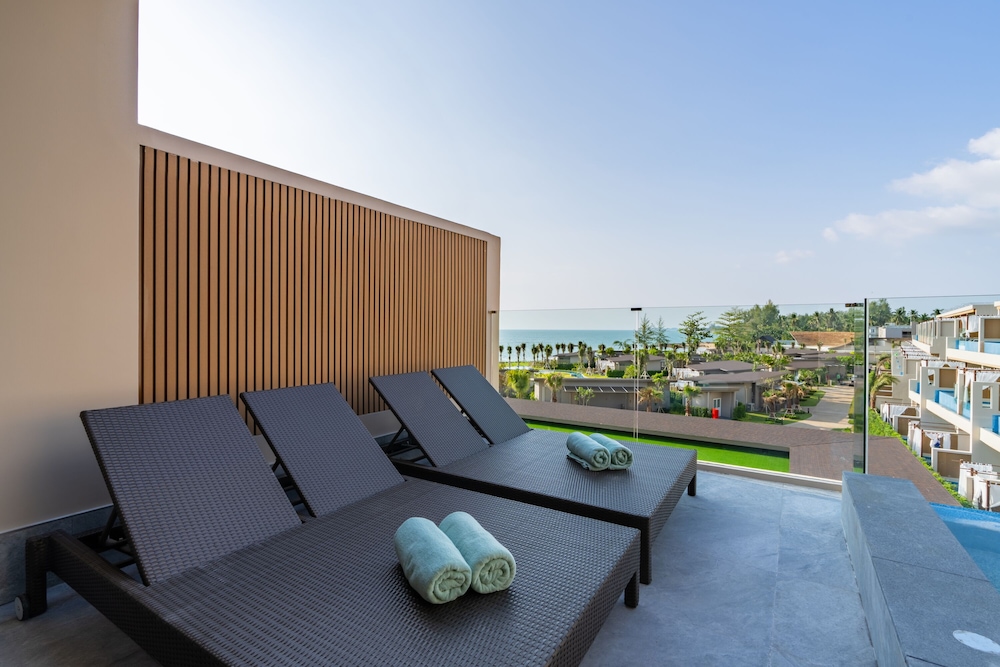 2 Bedrooms, Pool, Suite, 1 King and 1 Single Beds, Sea Side, The Little Shore Khao Lak by Katathani 7/10