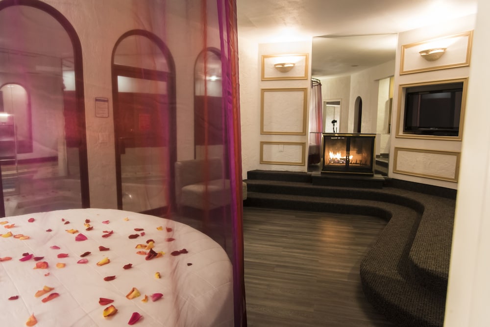 Pocono Palace Resort 32/44