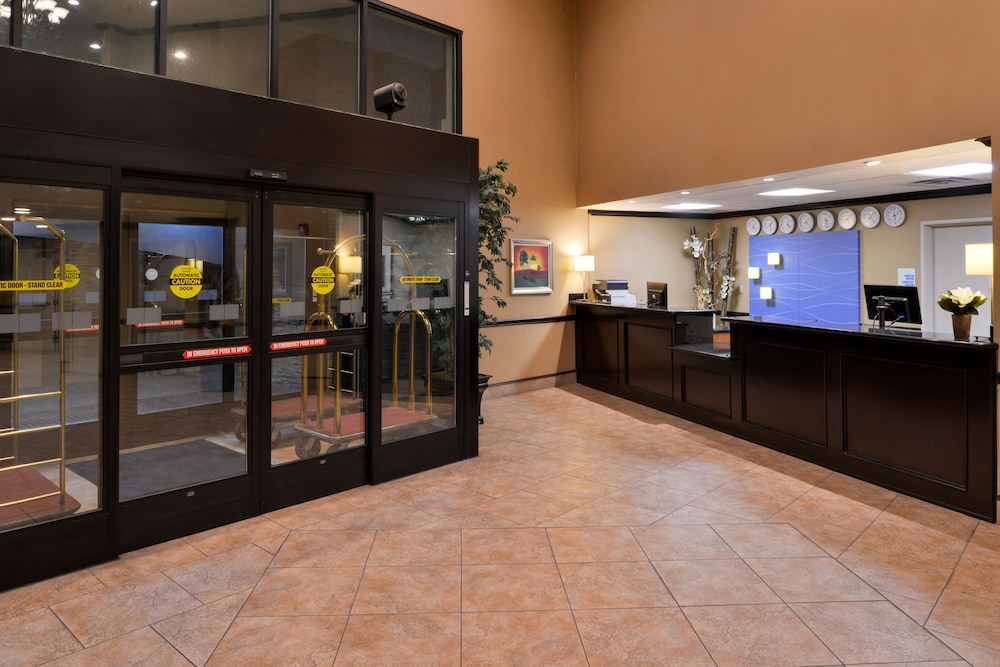 Hotel Chino Hills 12/63