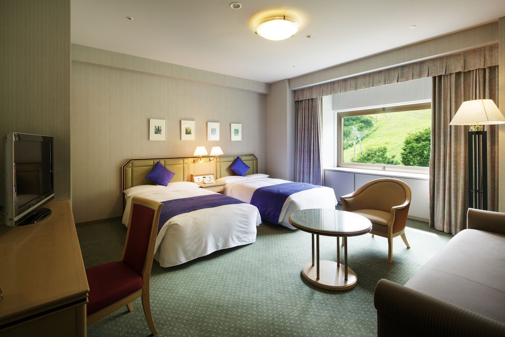 Naspa New Otani Hotel 15/75