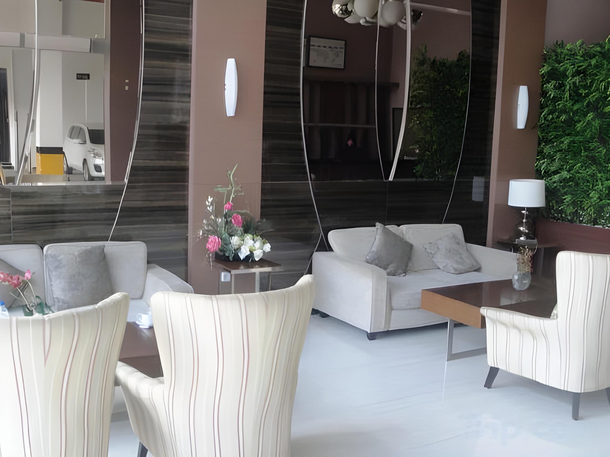 Max Hotel Panakkukang Makassar By LIFE 13/30