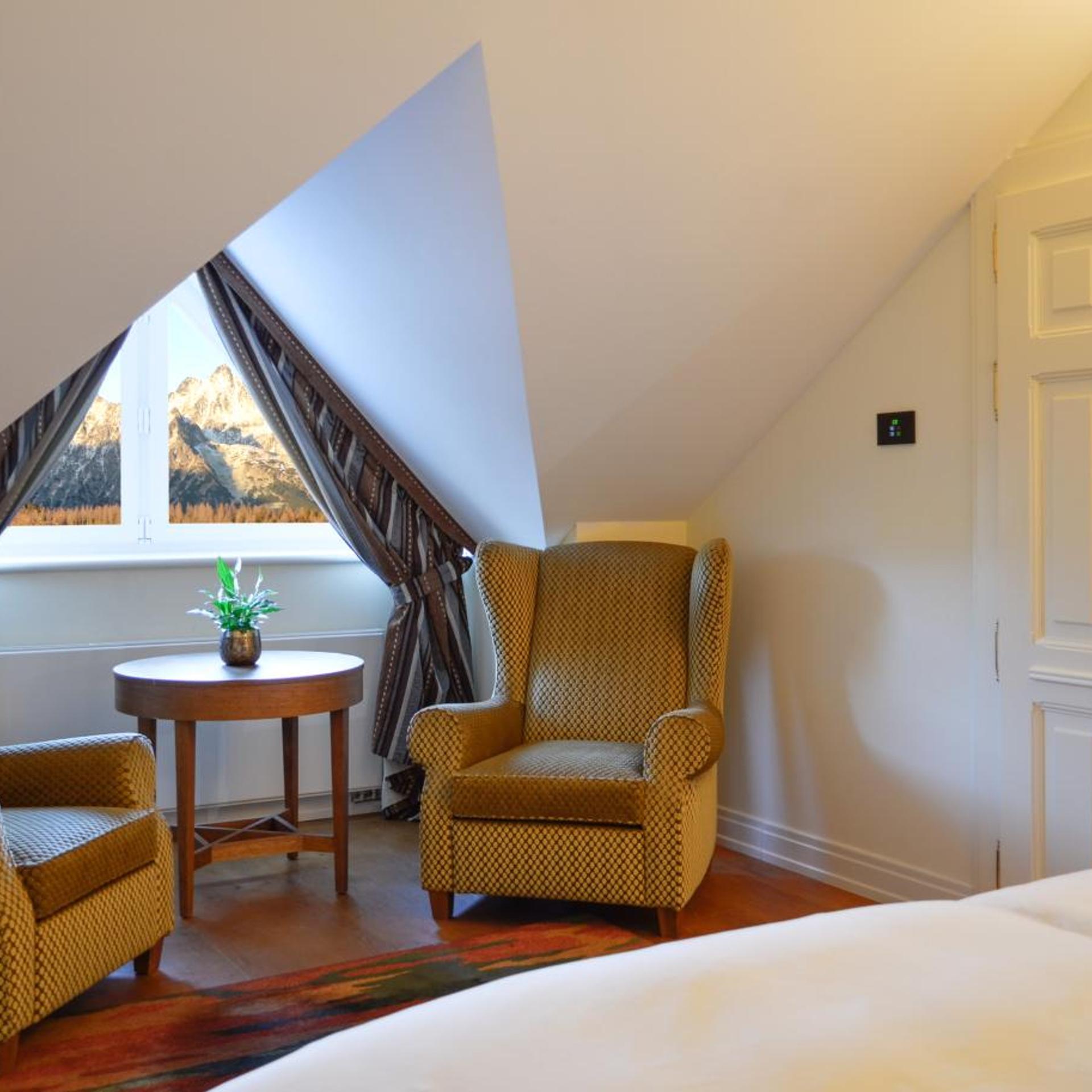 Deluxe, Suite, King Bed, Attic