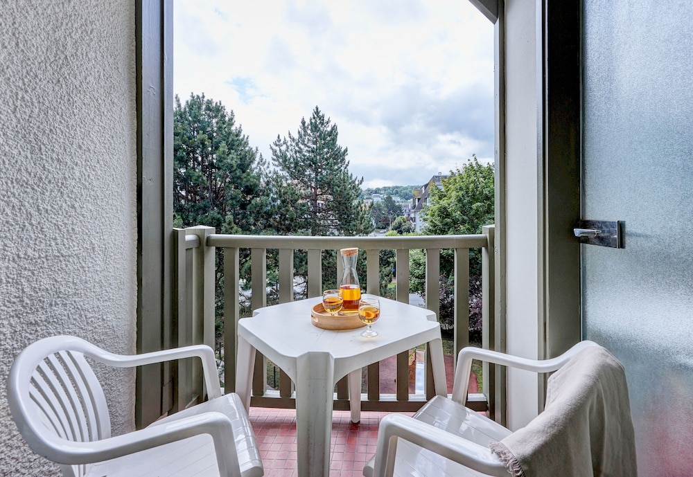 PIERRE AND VACANCES RESIDENCE LES EMBRUNS(FORMERLY RESIDENCE LES EMBRUNS) 28/49