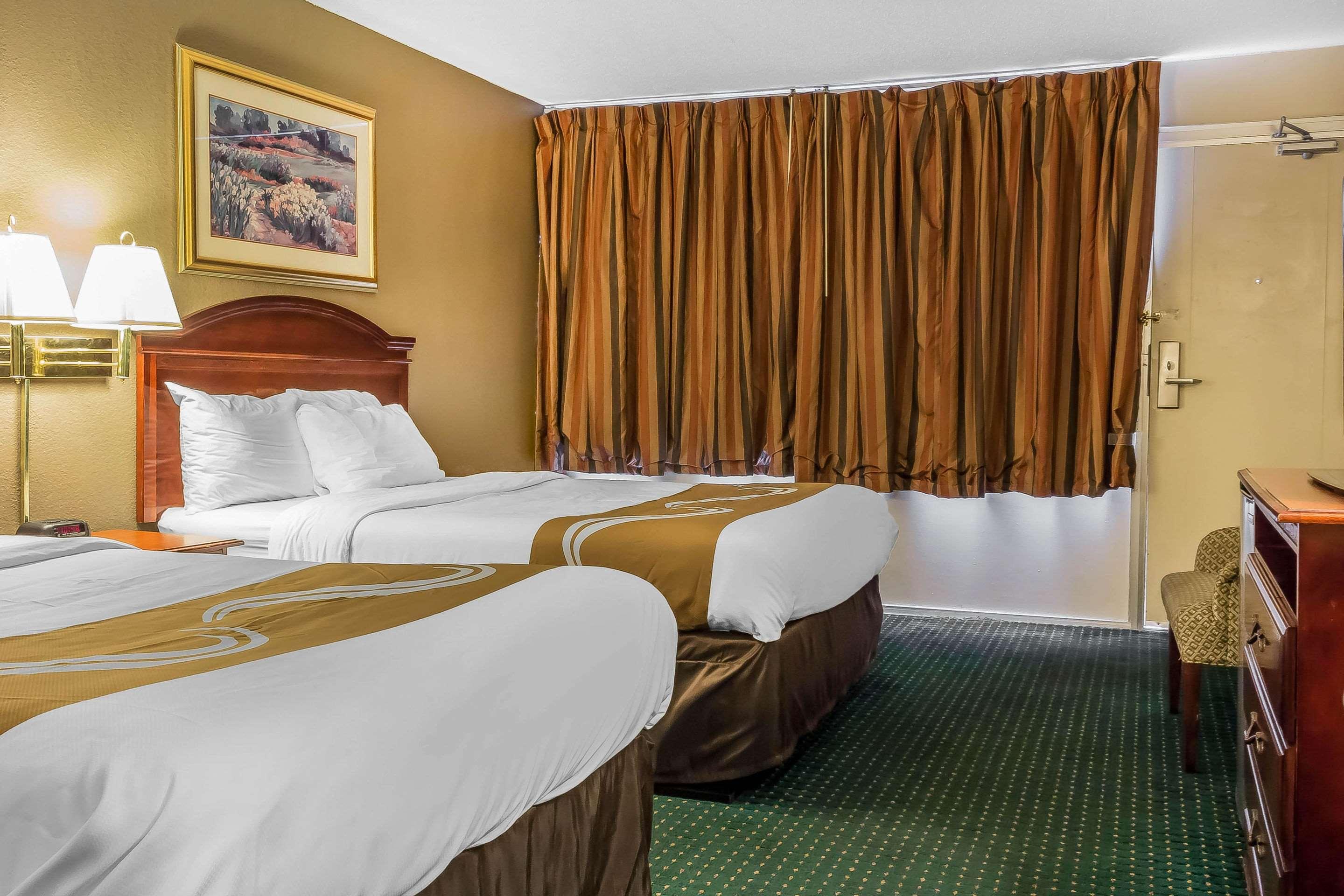 2 Full Beds - Non-Smoking