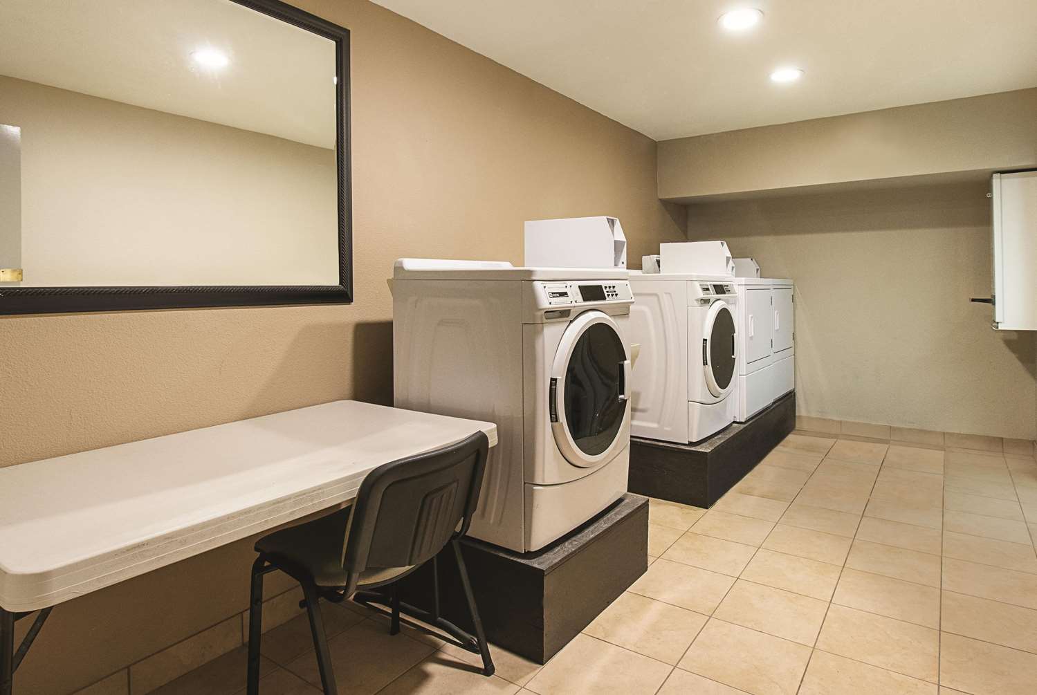 La Quinta Inn & Suites by Wyndham Portland NW 27/27