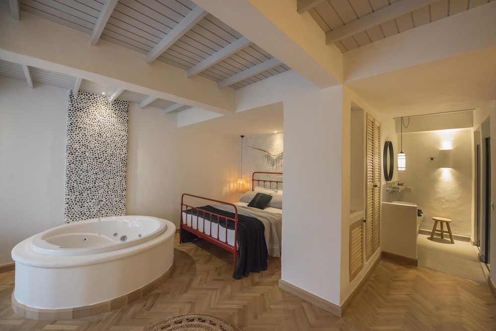 Yacht Boheme Hotel – Boutique Class – Adults Only 47/50