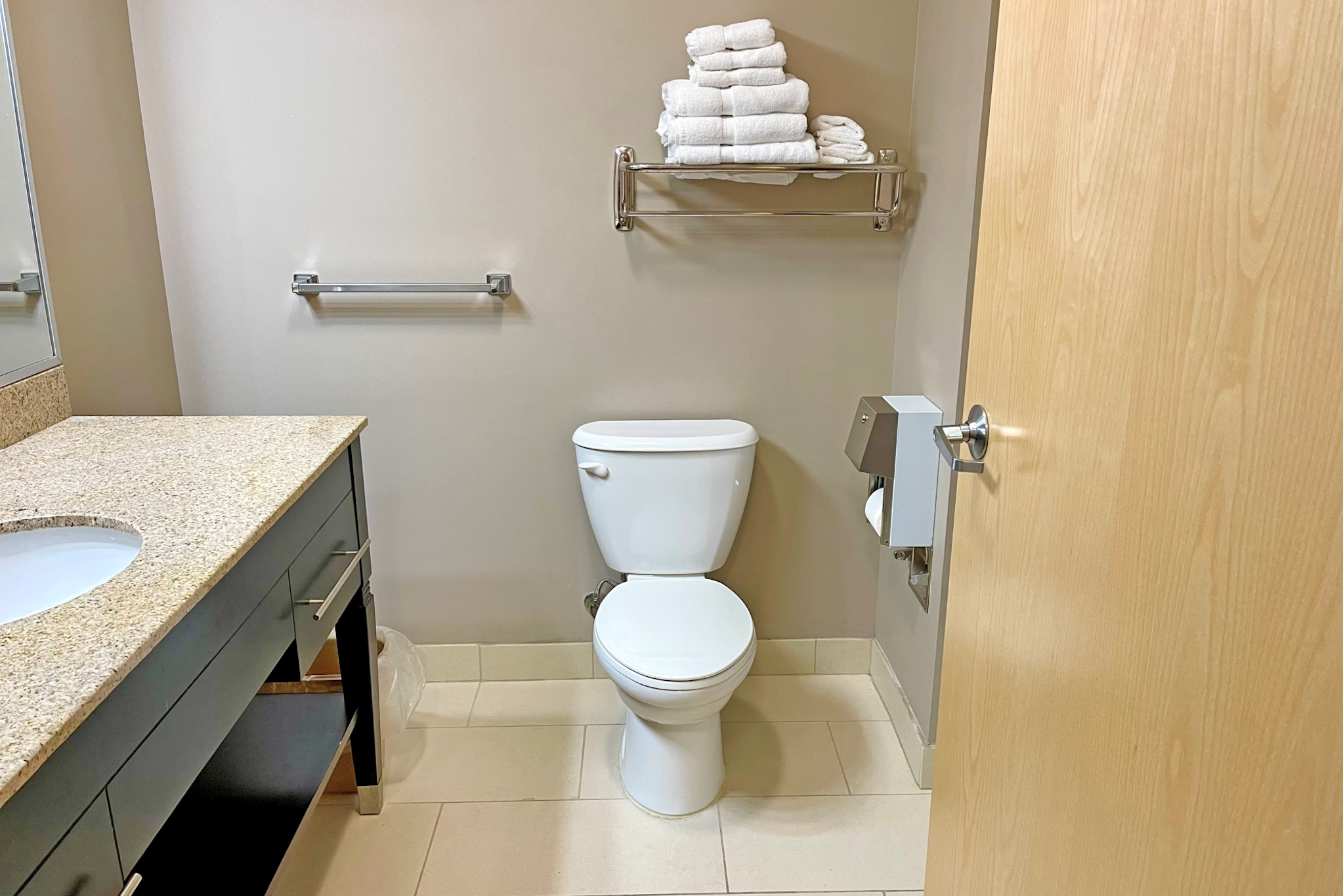 Red Carpet Inn And Suites Monmouth Jtc 37/38
