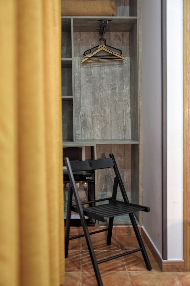 Hostal Las Fuentes 40/66