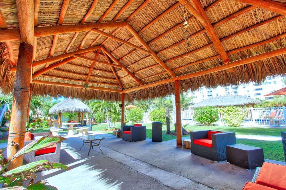 Oceans Beach Resort Suites 52/67