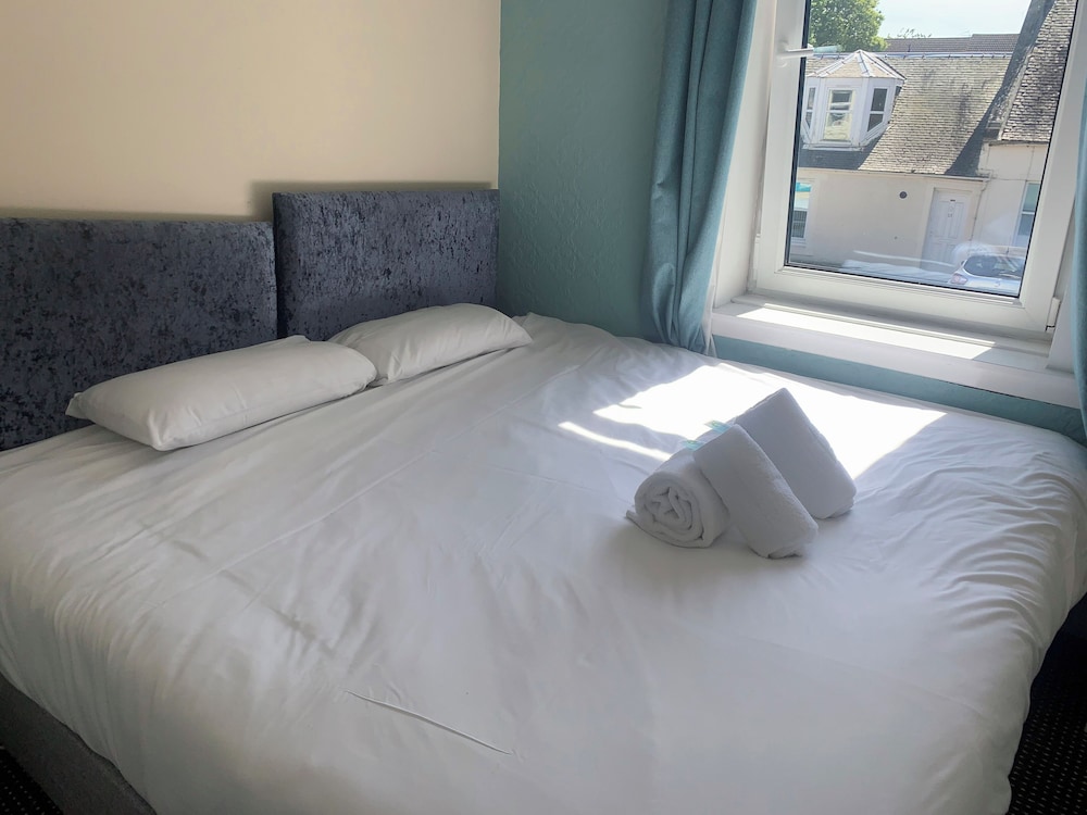 Irvine Riverside Guesthouse by Payman Club 3/32