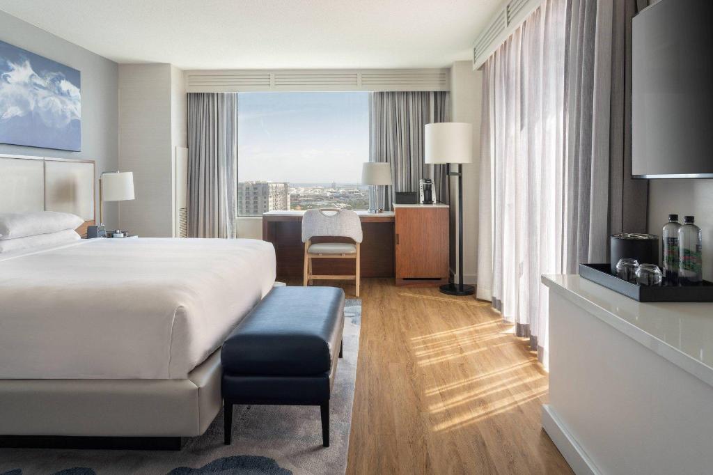 Guest Room, King Bed, Terrace, High Floor
