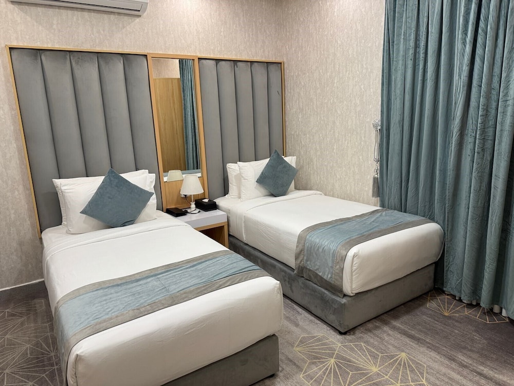Rose Land Hotel 18/60