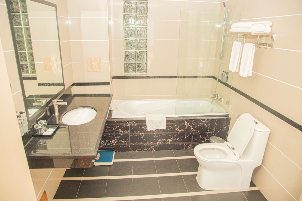 Best Western Plus Paramount Hotel 9/44
